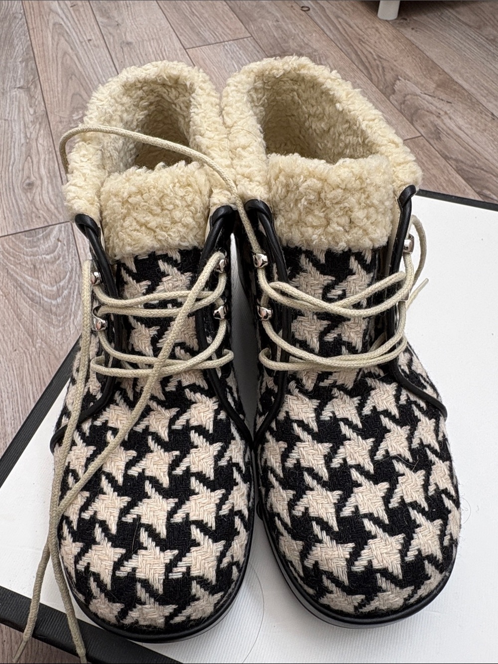 Gucci Houndstooth Shearling-Lined Lace-Up Ankle Boots – Size 38.5